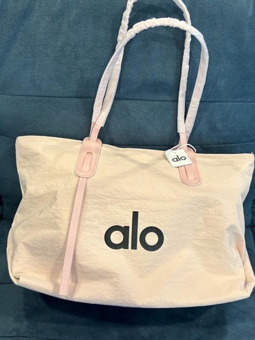 ALO Yoga Women's Light Pink Tote Bag
